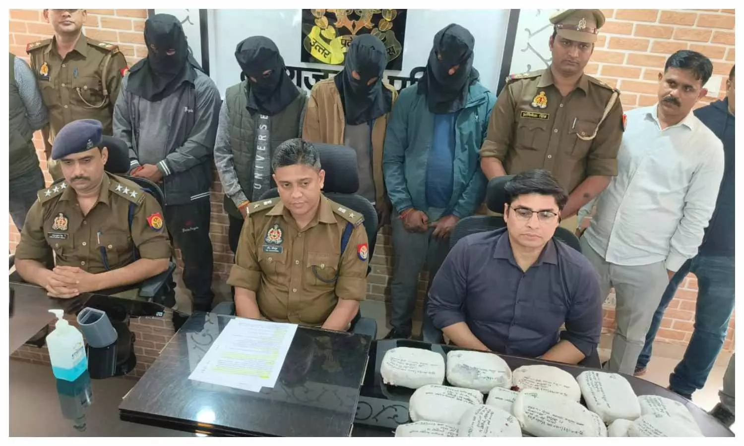 gorakhpur police recovered hashish