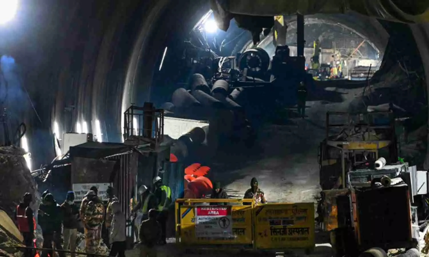 Uttarkashi Tunnel Accident: मशीन के बजाय अब मैन्युअल ड्रिलिंग करने पर विचार, रेस्क्यू ऑपरेशन में लग सकता है अधिक समय