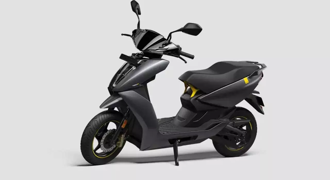 Ather Energy updates its model 450 Apex Electric, with many great features the estimated price of the electric scooter is Rs 2 lakh.