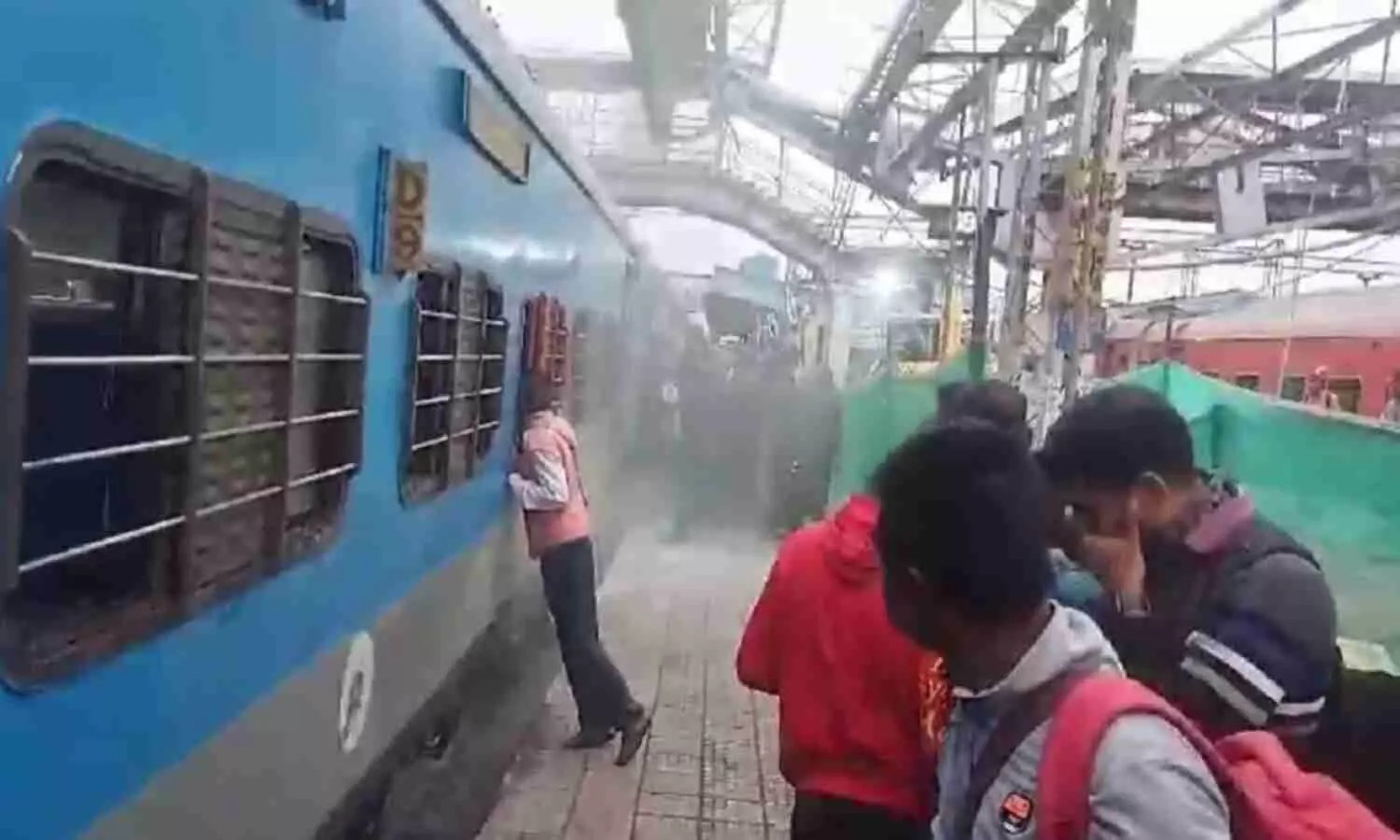 Jan Shatabdi Express catches fire