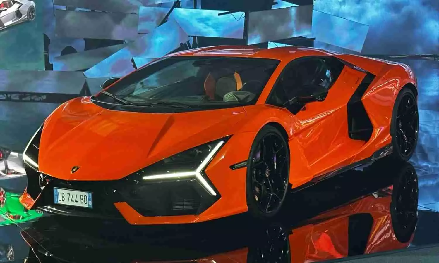Lamborghini Revuelto supercar