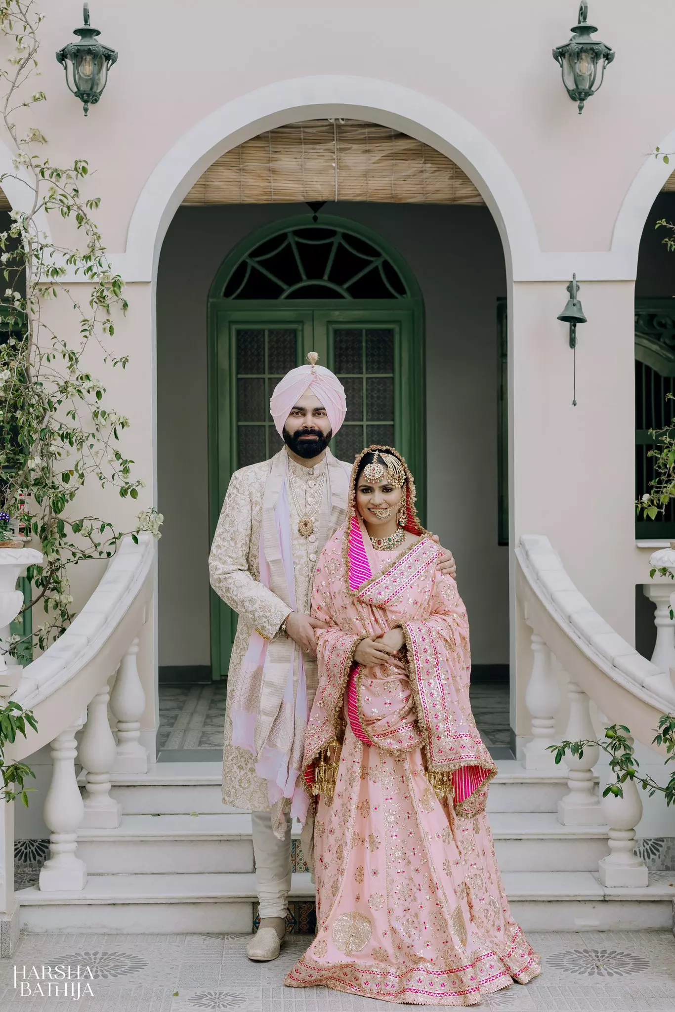 Navjot Singh Sidhu Son Marriage news : कांग्रेस नेता नवजोत सिंह सिद्धू के बेटे करन ने गुरुद्वारे में रचाई शादी, गुलाबी लहंगे में दुल्हनिया ने गिराई बिजली 3 1635129 20231208162522