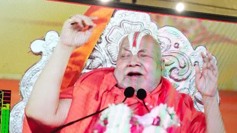 Kushinagar News: रामभद्राचार्य ने फाजिलनगर का नाम तुलसी नगर रखने का दिया प्रस्ताव, करतल ध्वनि से श्रद्धालुओं ने किया स्वागत