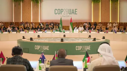 Beginning of the end of the oil era, 200 countries agree to end fossil fuels Beginning of the end of the oil era, 200 countries agree to end fossil fuels