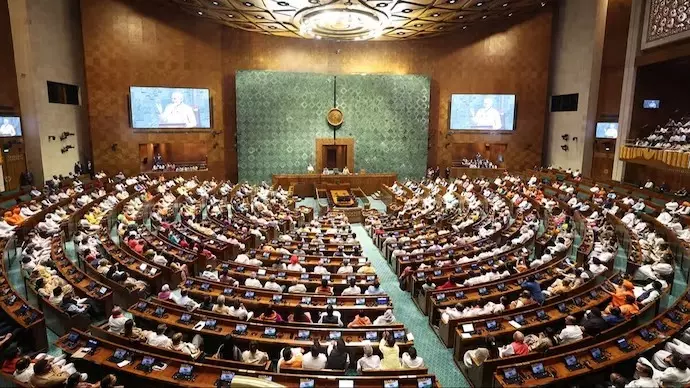 Parliament Winter Session: संसद की कार्यवाही 18 दिसंबर तक स्थगित, सांसदों के निलंबन को लेकर जोरदार हंगामा