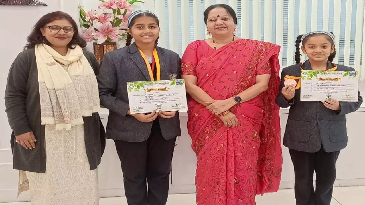 International Environment Competition concluded in CMS, Saanvi Mishra and Jhanvi Singh won third prize