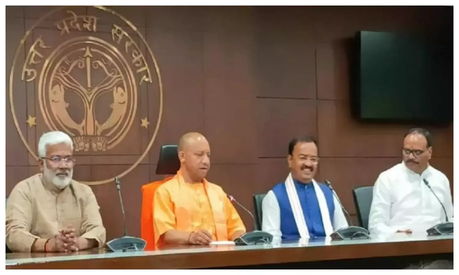 Yogi Cabinet