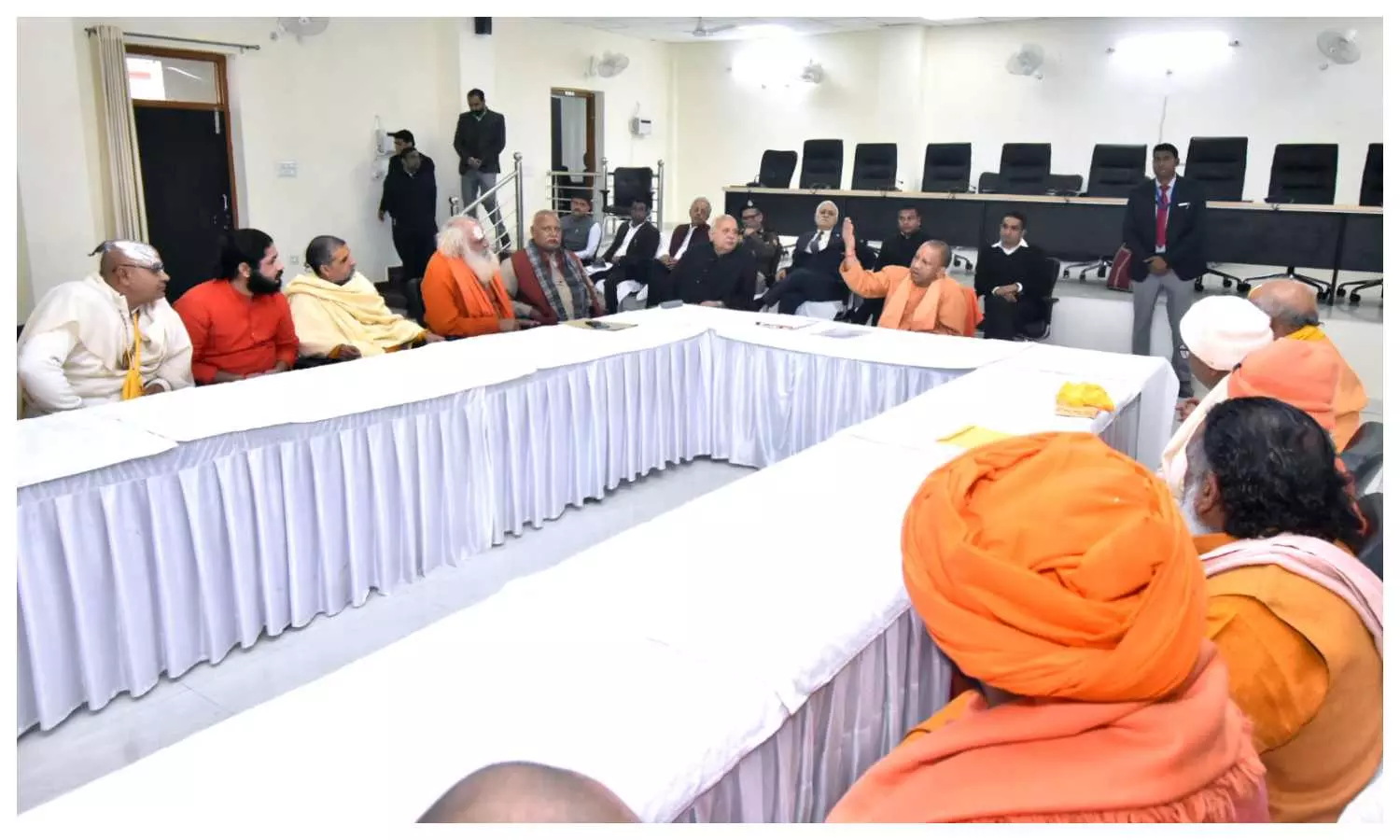 CM Yogi Meeting in Ayodhya