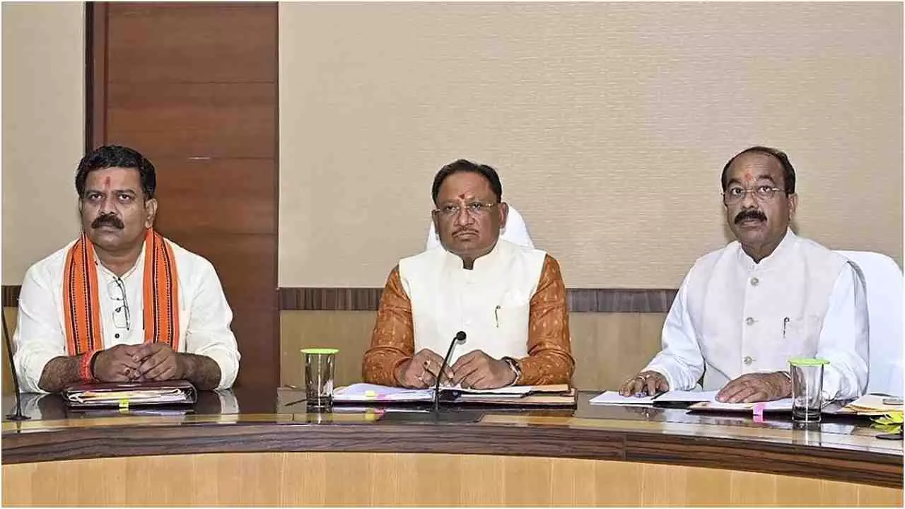 Chhattisgarh Cabinet Oath: छत्तीसगढ़ में कैबिनेट का गठन, नौ विधायकों ने मंत्रिपद की ली शपथ, जल्द होगा विभागों का बंटवारा