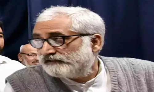 Sandeep Pandey returns Magsaysay Award, expresses protest against America