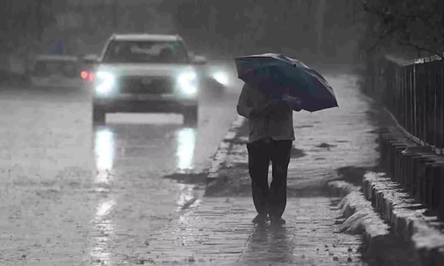 rain and thunderstorm in Kanpur