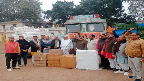 A truck full of material left from Kanpur for the saints who came for the Ayodhya Pran Pratistha ceremony A truck full of material left from Kanpur for the saints who came for the Ayodhya Pran Pratistha ceremony