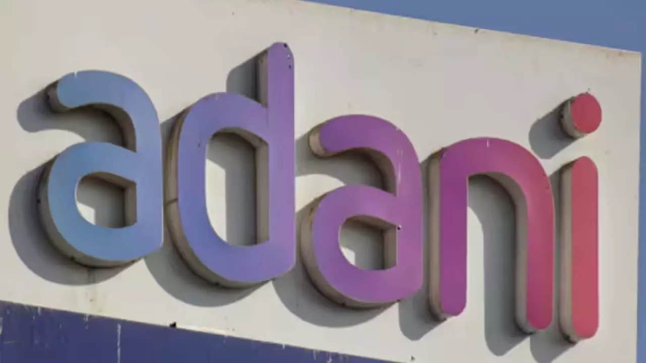 Adani Green introduces a cashback redemption plan for US$750 million holdco bonds