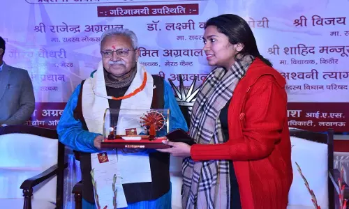 More than 100 participants from 8 states reached Meeruts Khadi Utsav, displayed their products by setting up their units
