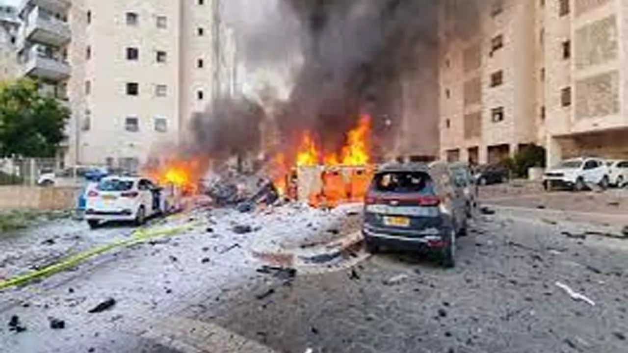 Terrorist attack in Israel, one dead, dozens of pedestrians injured
