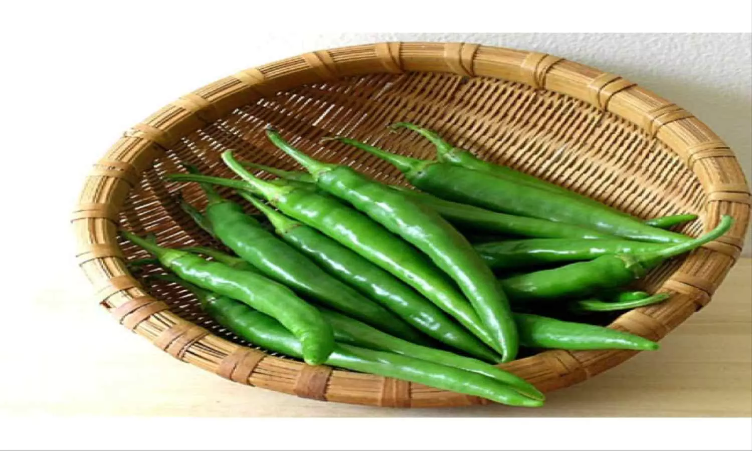 Green Chilli: ज्यादा मिर्च का सेवन बन सकती है इन 5 बीमारियों का कारण, जानें 1 दिन में कितना खाएं