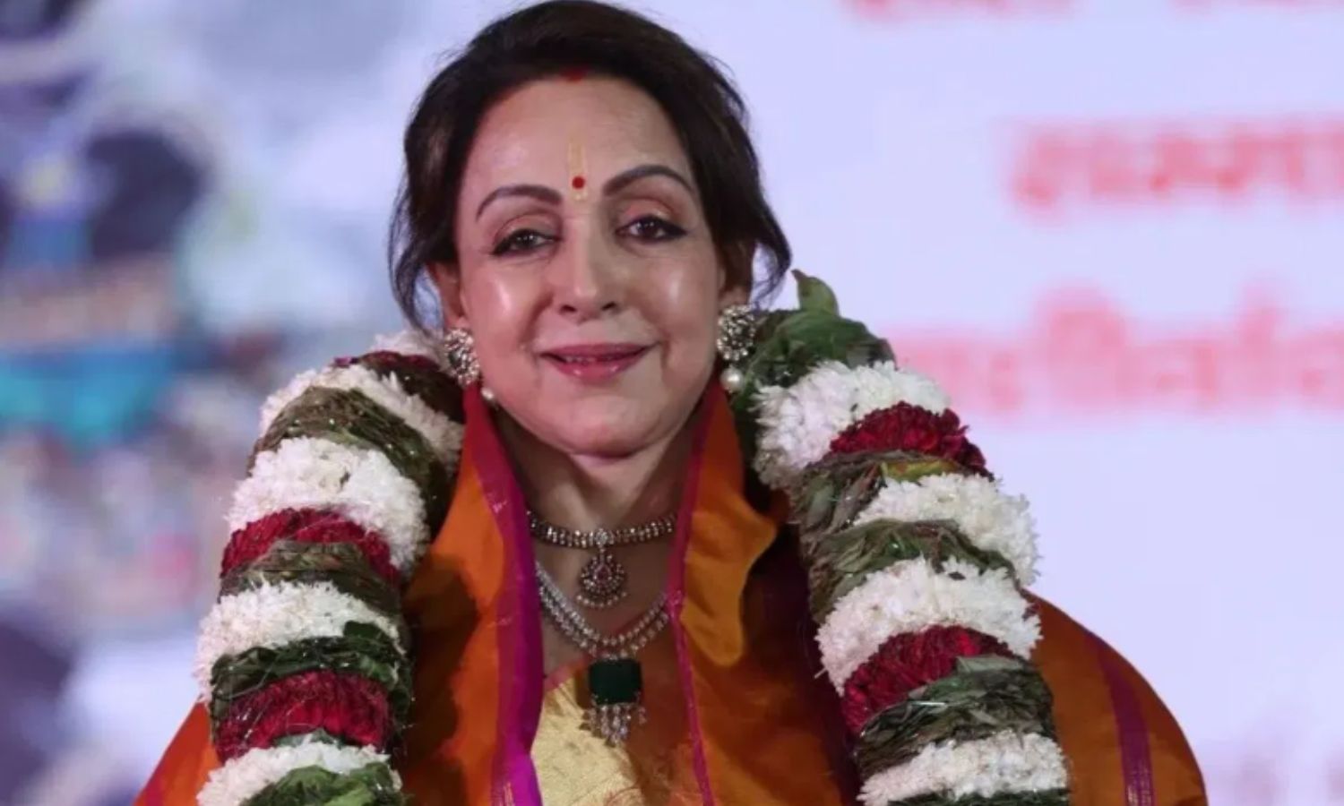 सीता बन हेमा मालिनी ने दी नृत्य परफॉर्मेंस, ड्रीम गर्ल का वायरल वीडियो मोह रहा सबका मन