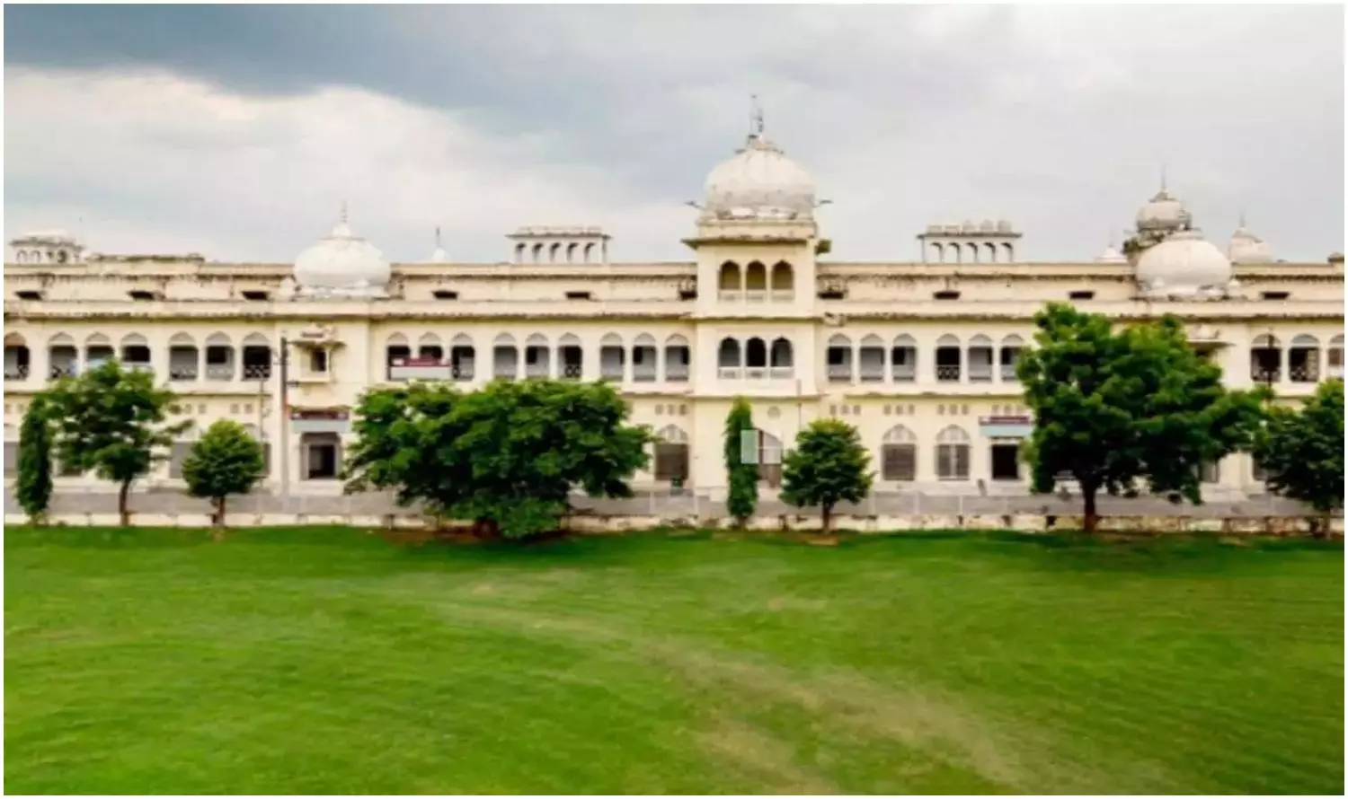 Lucknow University: प्रोफेसर पर भ्रष्टाचार का आरोप, पीएमओ में हुई शिकायत