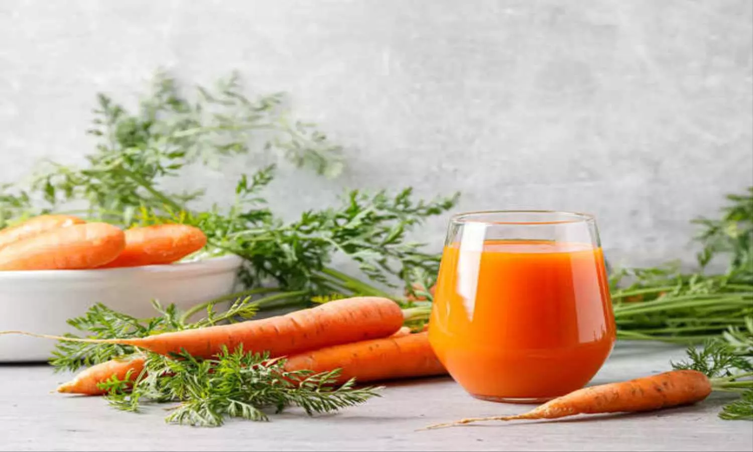 Carrot Juice: कई बीमारियों का रामबाण इलाज है गाजर का जूस, जाने इसके अनगिनत फायदा