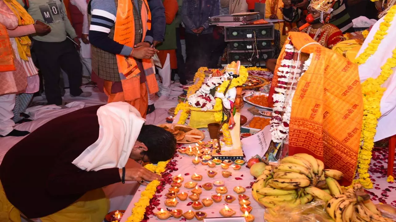 Lucknow University dressed in Ram colors, students made rangoli of Ram temple