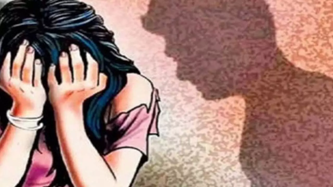 Uncle did obscene acts with his niece, elder sister caught him