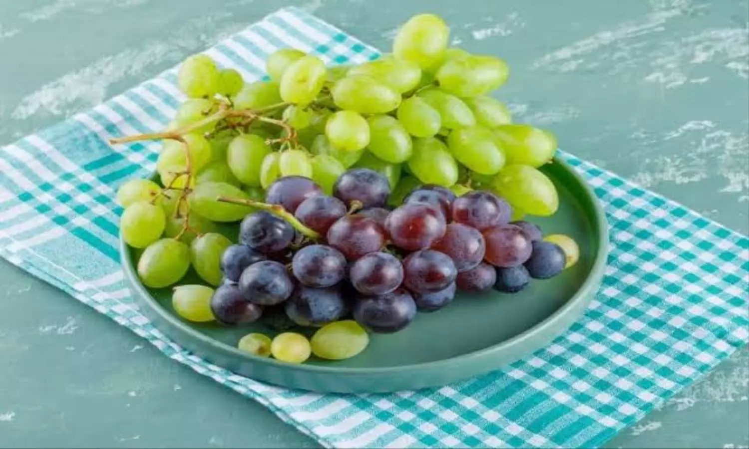 Grapes Weight Loss: वजन कम करना चाहते हैं तो क्या अंगूर को करें डाइट से बाहर? जानें पूरी सच्चाई