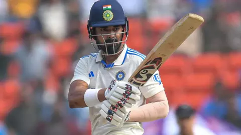 KL Rahul के दूसरे टेस्ट से बाहर होने पर आकाश चोपड़ा का बयान, कहा - उनके करियर की सबसे बड़ी दिक्कत है कि…. KL Rahul के दूसरे टेस्ट से बाहर होने पर आकाश चोपड़ा का बयान, कहा - उनके करियर की सबसे बड़ी दिक्कत है कि….