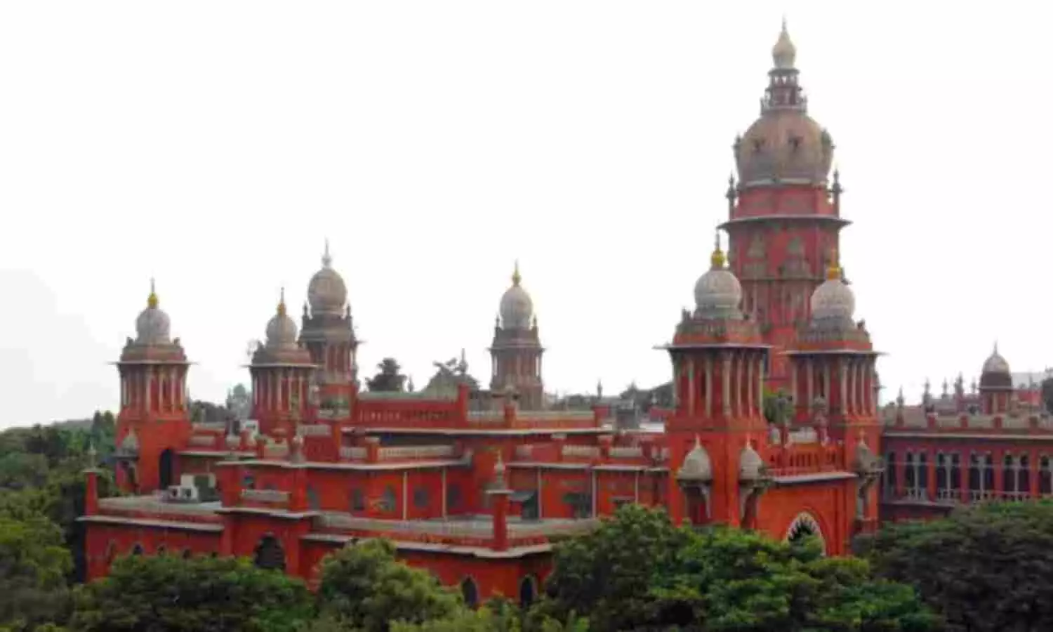 Madras High Court: मंदिर कोई पिकनिक स्पॉट नहीं, गैर हिंदुओं को जाने की इजाजत नहीं
