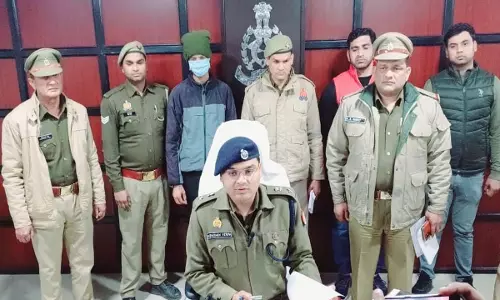 An employee of a courier company who embezzled parcels worth lakhs of rupees was arrested, mobile phones worth Rs 20 lakhs recovered
