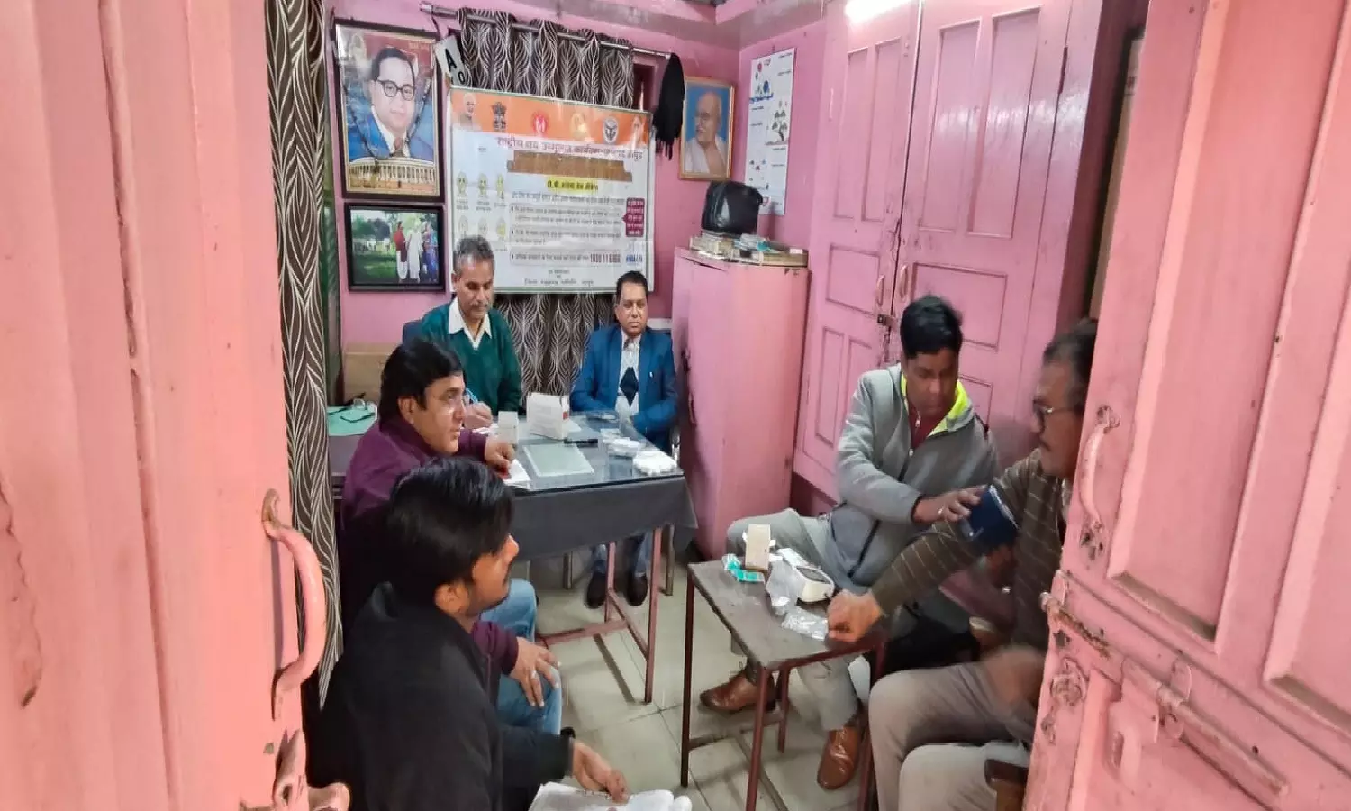 Hapur News: हापुड़ डिपो के कर्मचारियों के लिए स्वास्थ्य विभाग ने शिविर लगाकर की जांच,15 कर्मचारियों में मिले टीबी के लक्षण