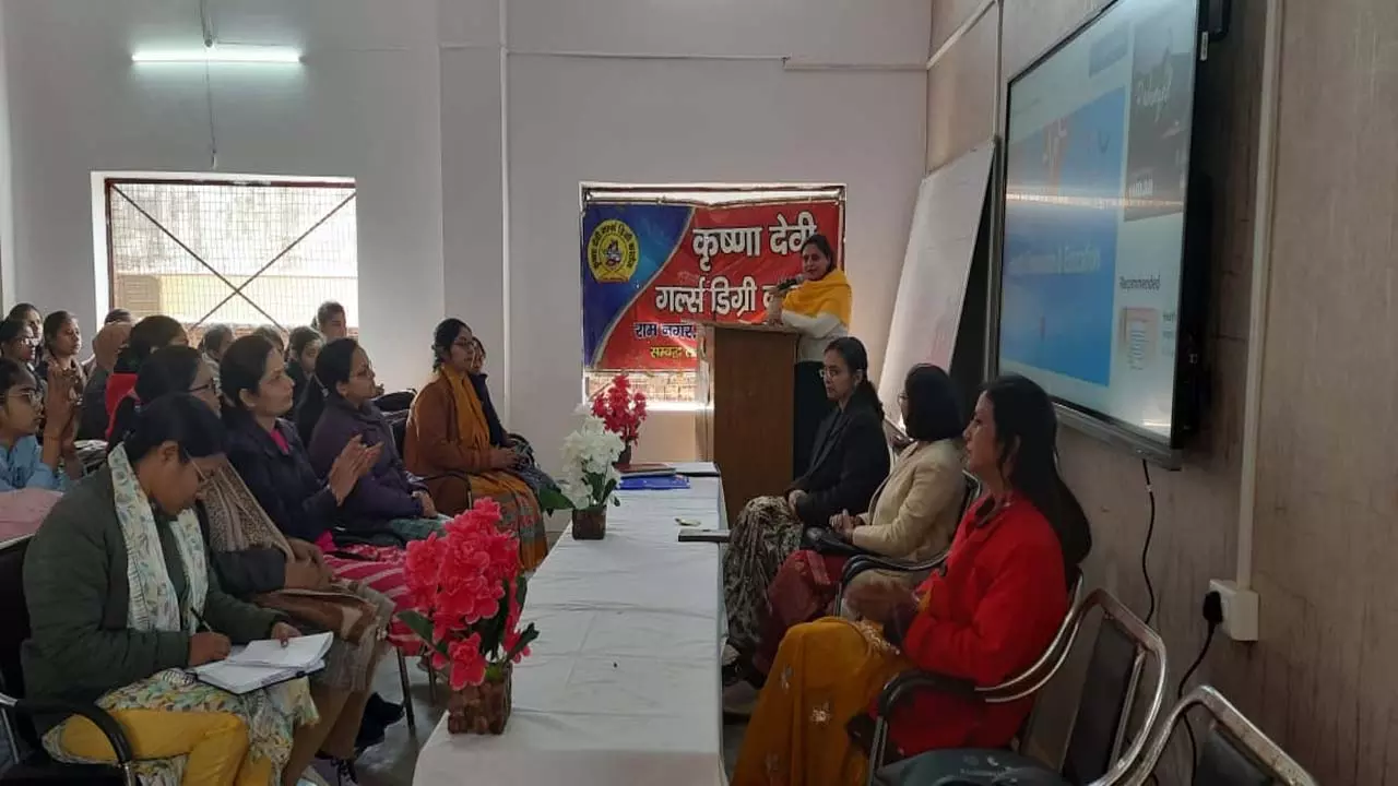 Doctors told girl students about hygiene, workshop held in KDG College