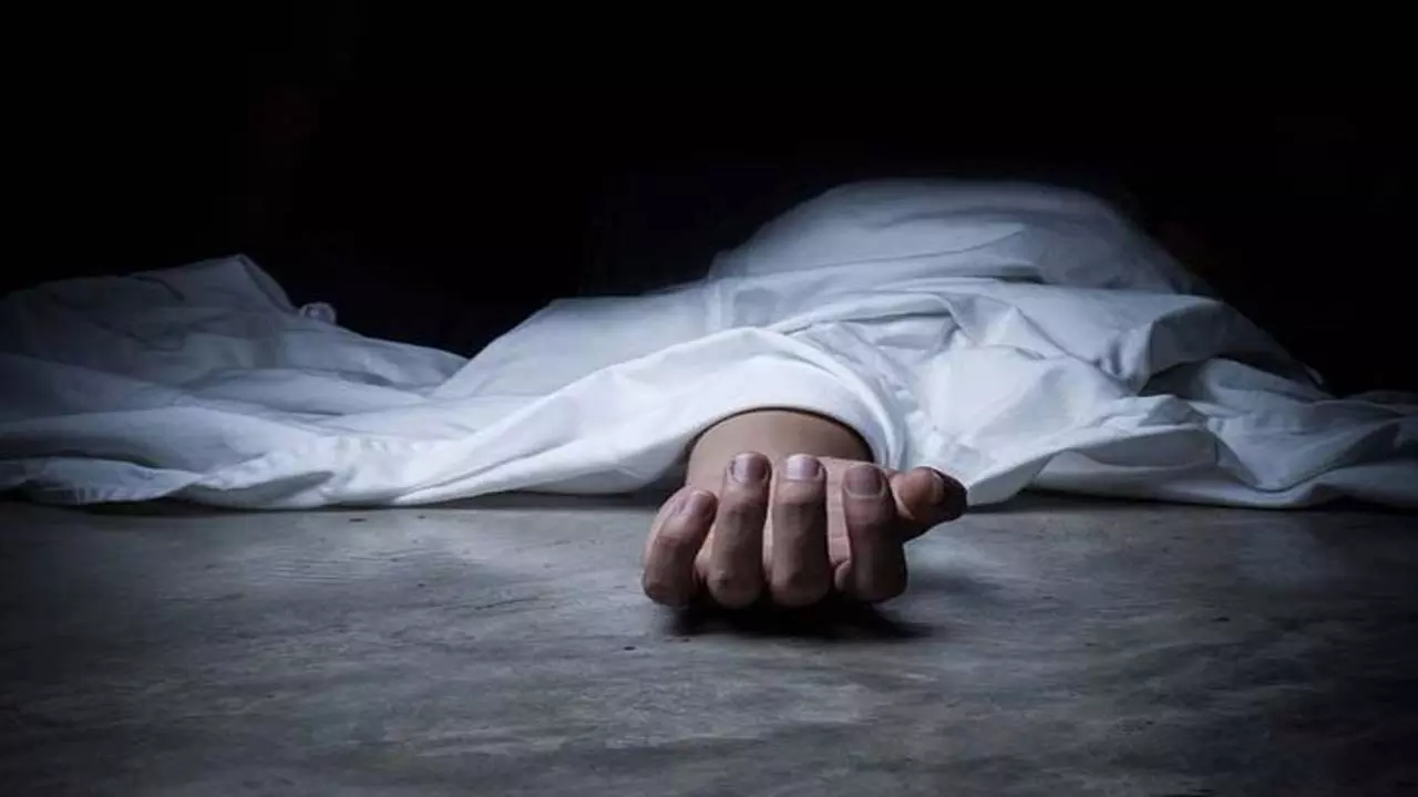 Black Friday  Dead bodies of woman and youth found hanging from noose in Sonbhadra