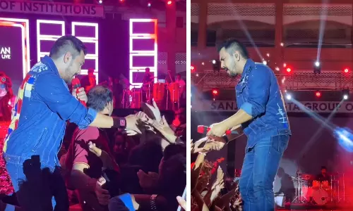 Aditya Narayan Viral Video