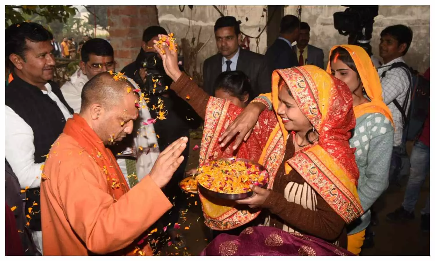 CM Yogi with Vantangiya Community