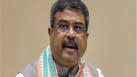 Board Exam: साल में दो बार दे सकेंगे बोर्ड परीक्षा, केंद्रीय शिक्षा मंत्री धर्मेंद्र प्रधान ने किया ऐलान