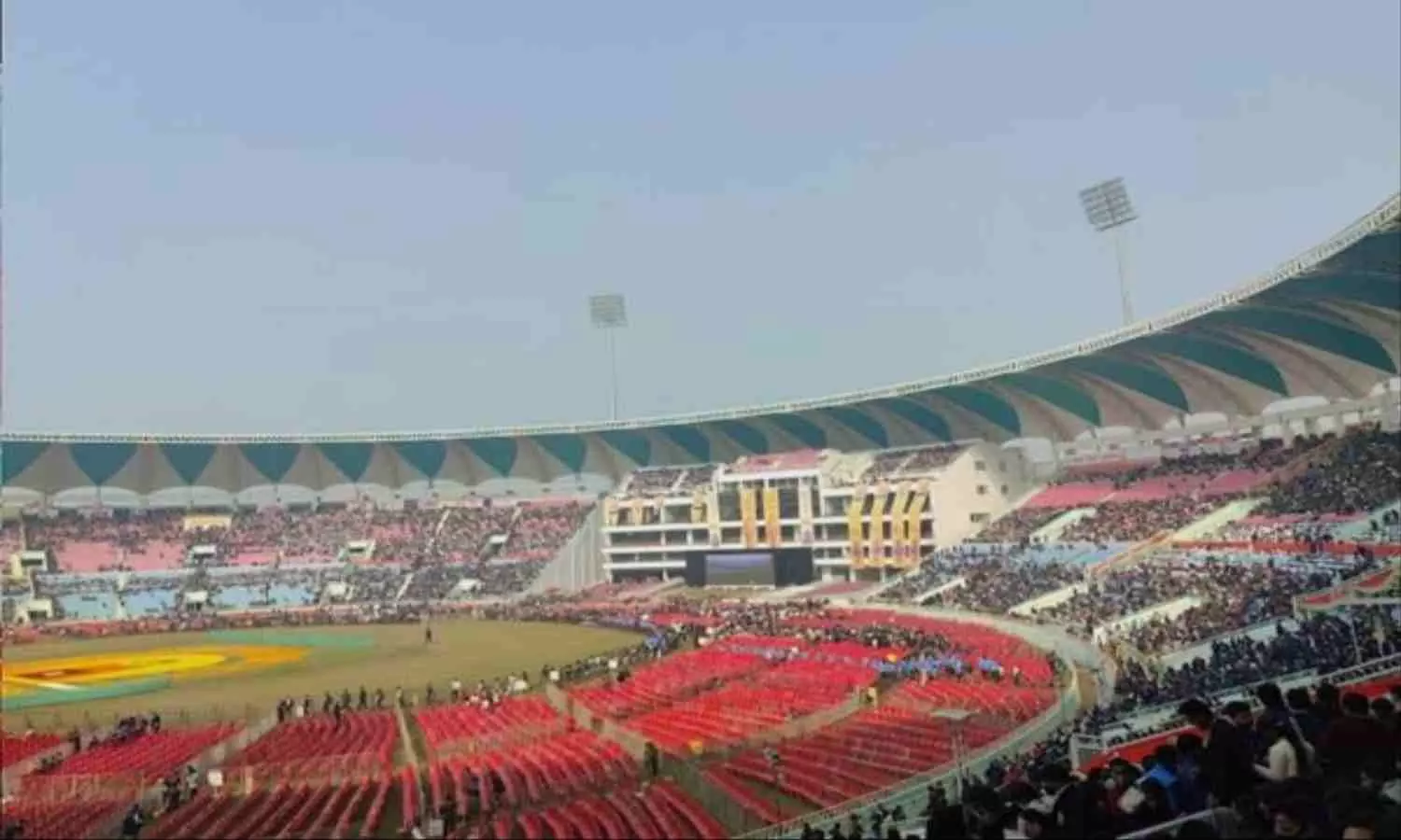 IPL 2024: लखनऊ में देखना चाहते हैं मैच तो Ekana Stadium के लिए ऐसे बुक करें टिकट