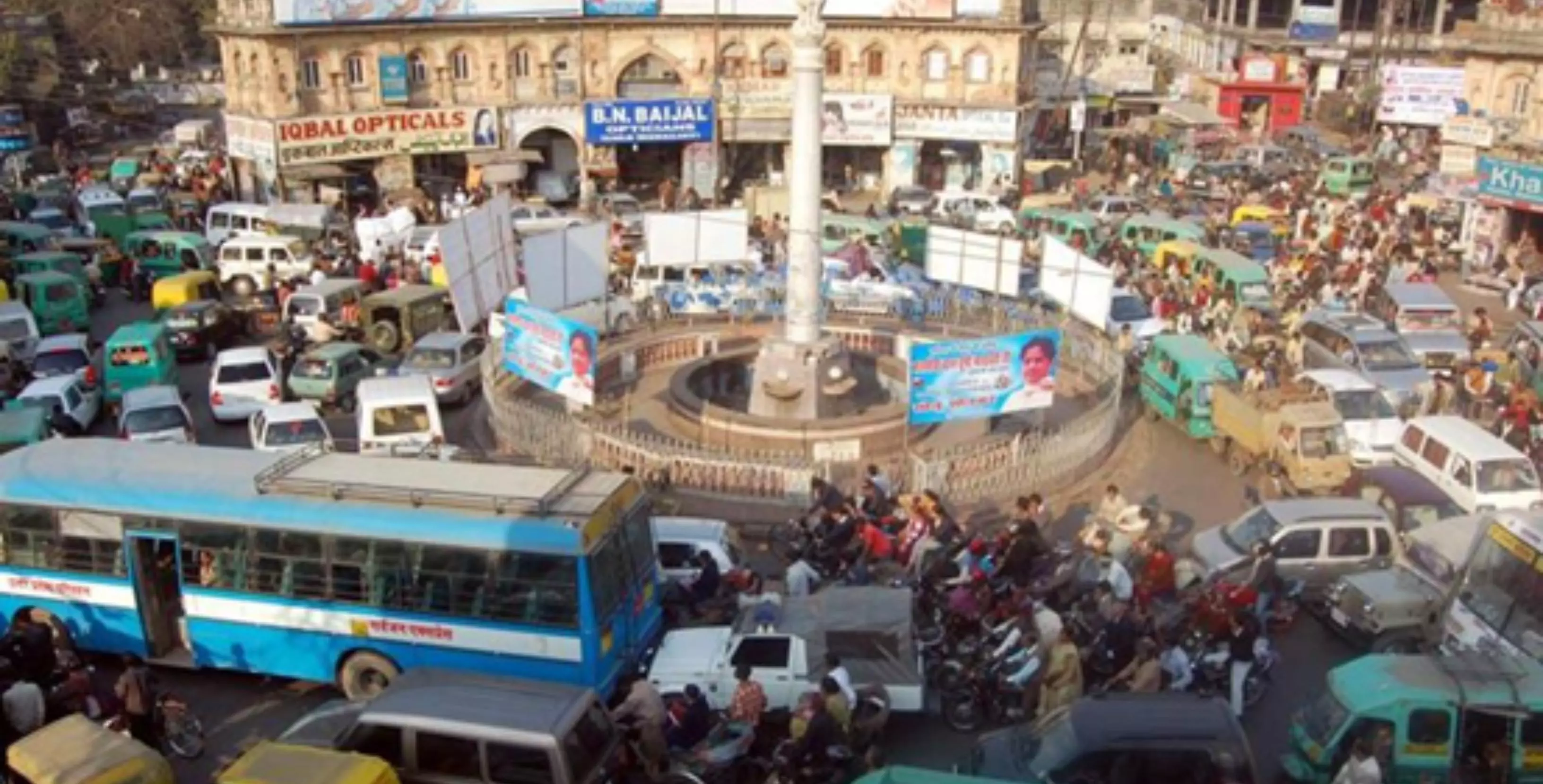 Lucknow Chauraha Traffic
