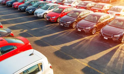 Car Care Tips: खुले में रखते हैं कार तो कैसे रखें सुरक्षित ?