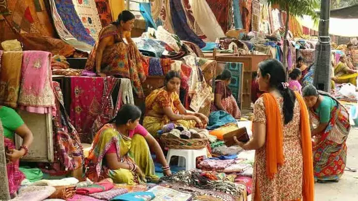 Lucknow Mangal Bazar