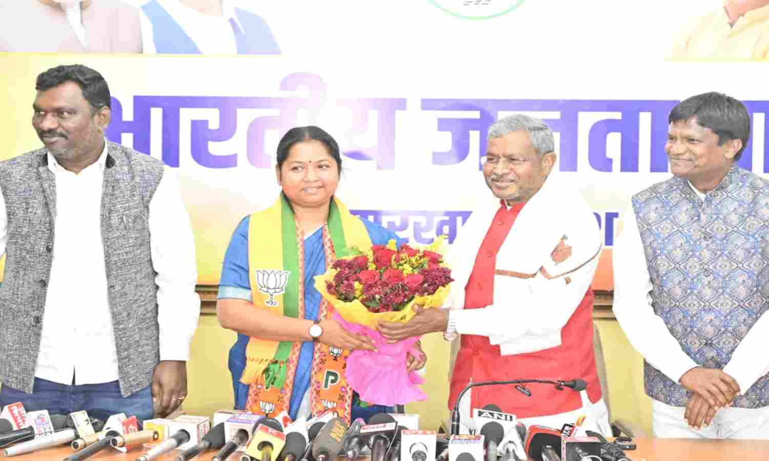 Chaibasa MP geeta koda joins BJP