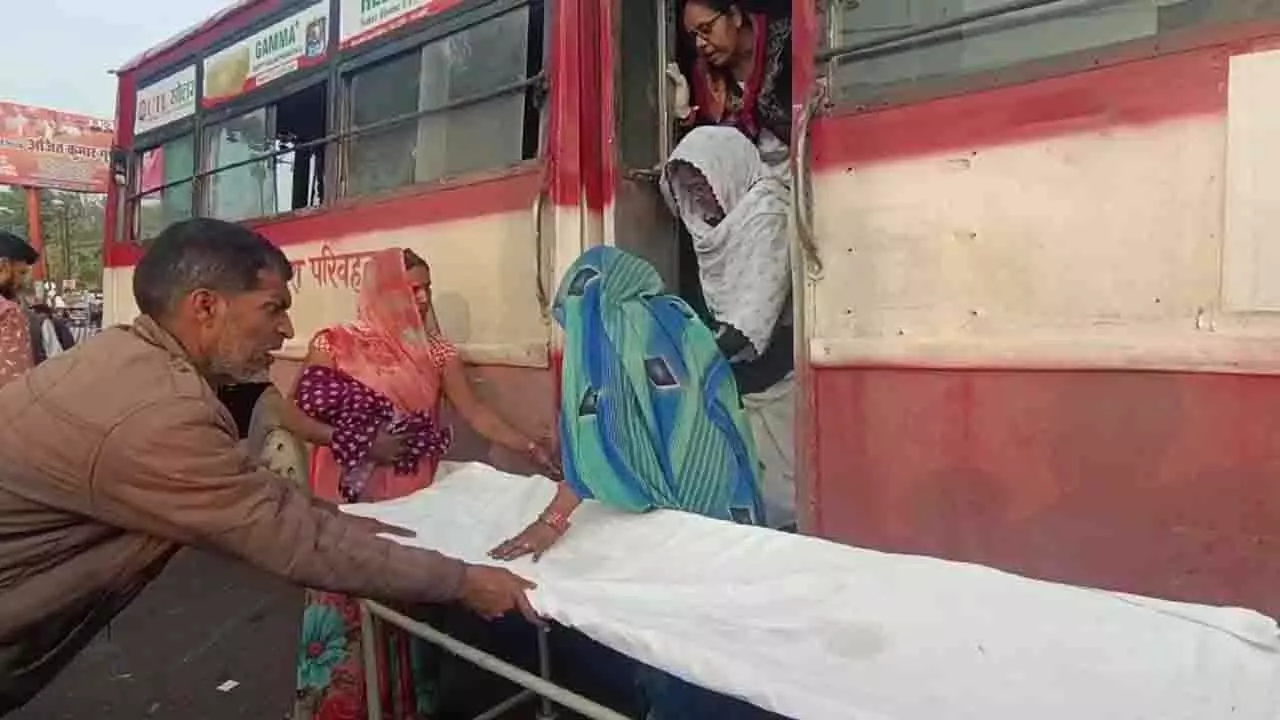 Gave birth to a child in a moving roadways bus, the driver took the bus to Mahila District Hospital