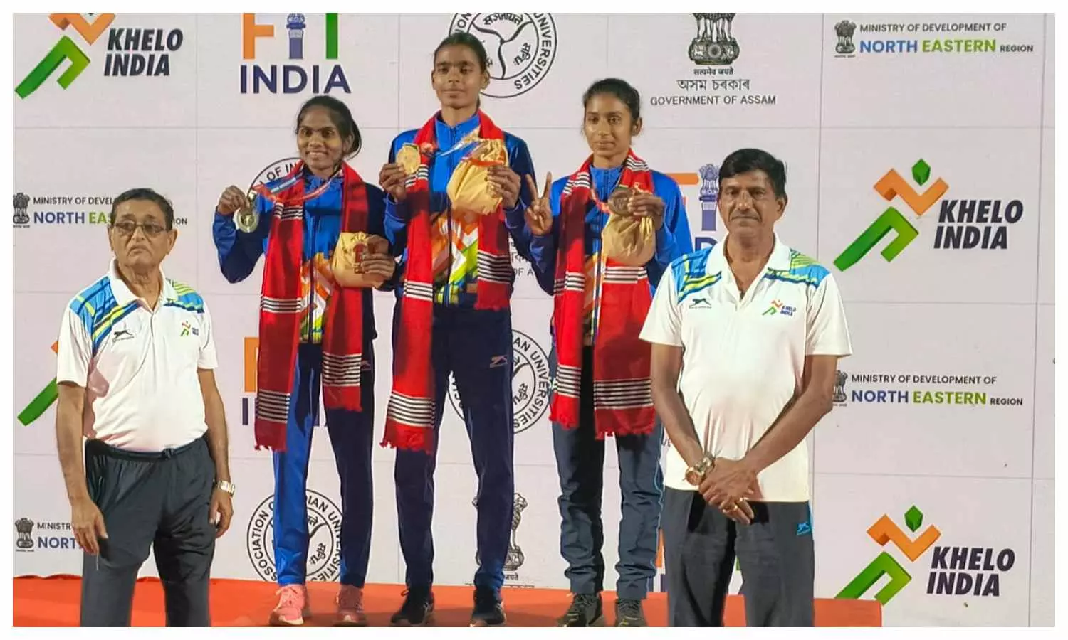 गोरखपुर विश्वविद्यालय की रंजना ने स्वर्ण और बिट्टू ने रजत पदक जीता।
