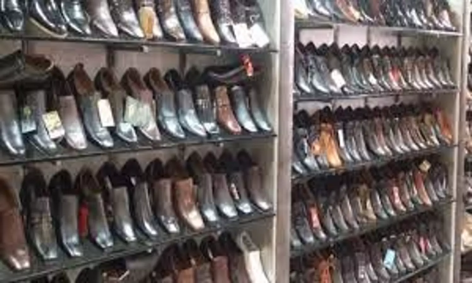 Lucknow Footwear Shops