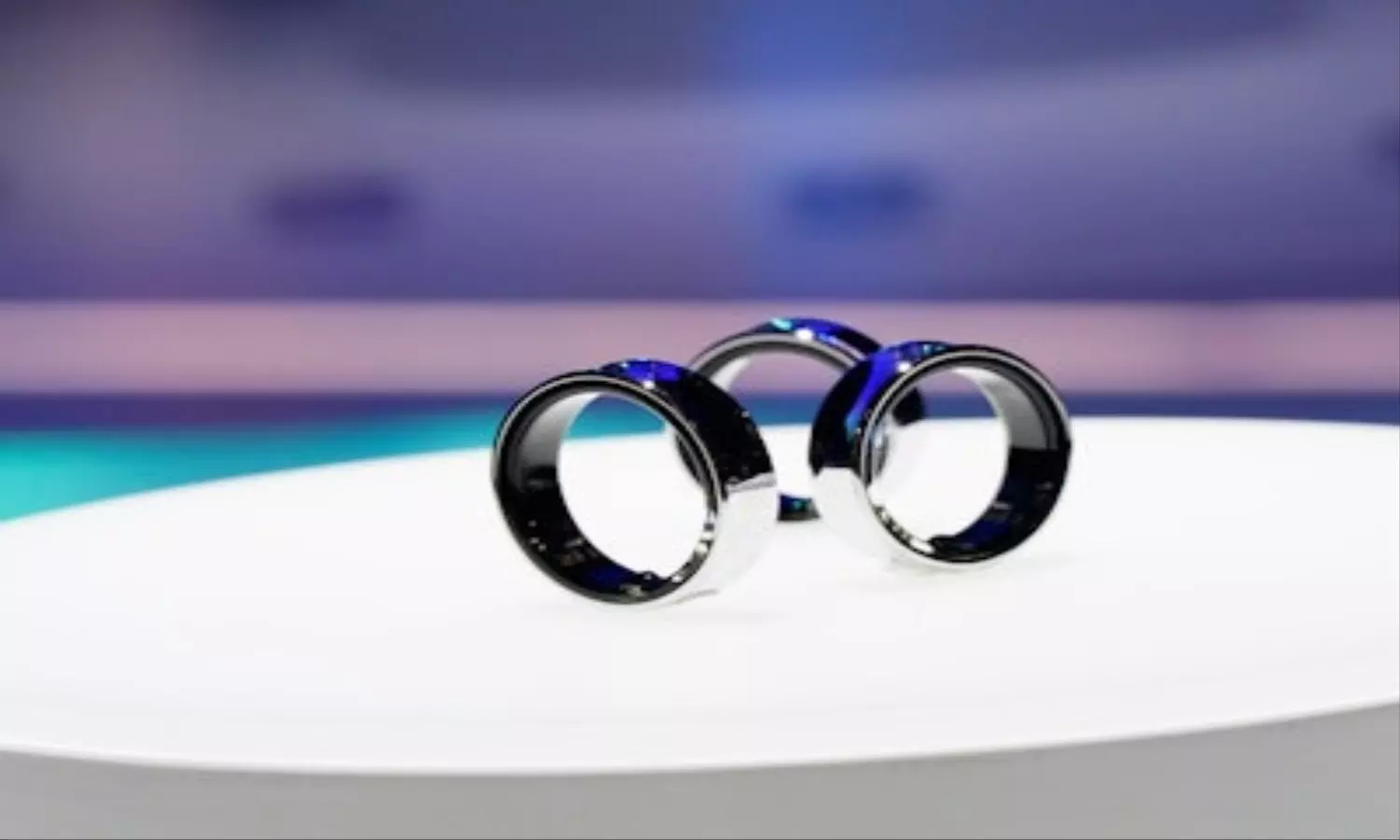 Samsung Galaxy Ring: सैमसंग ने पेश की अपनी पहली स्मार्ट रिंग, अब पेमेंट करना होगा आसान, जानें फीचर्स