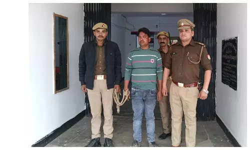 इटावा पुलिस ने चाकूबाज युवक को किया गिरफ्तार।