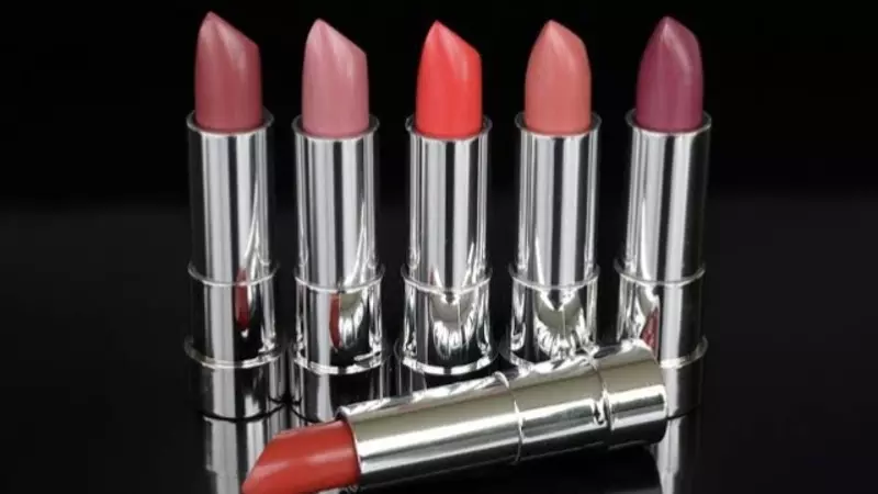 Best Lipstick Brands: ढूंढ रहें हैं अच्छी लिपस्टिक, यहां जानिए कौन सा ब्रांड होगा आपके लिए बेस्ट Top 5 Lipstick Brands