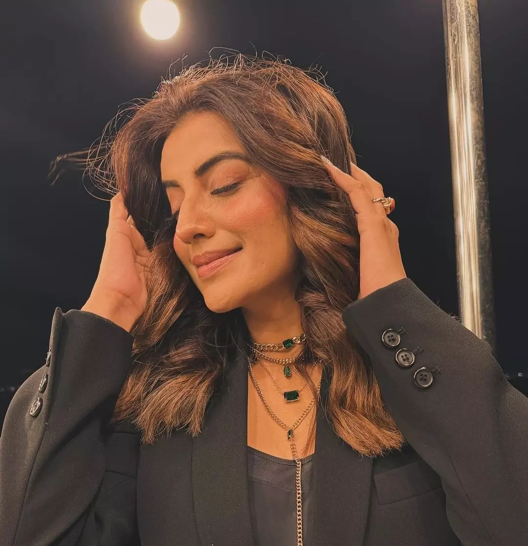 Akshara Singh Biography : भोजपुरी की सबसे महंगी एक्ट्रेस हैं ये ! जानिए कैसी है अक्षरा सिंह की लाइफ स्टाइल .... 1 1684202 img20240304140946