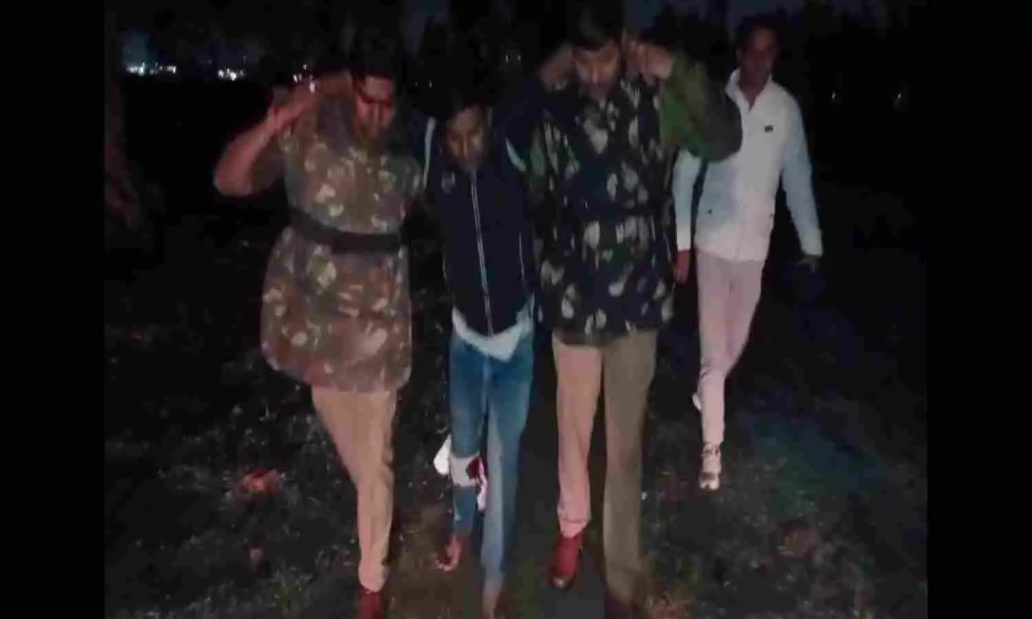 Kanpur Crime: गोकसी को आए बदमाशों से पुलिस की मुठभेड़, एक के पैर में लगी गोली, दूसरा पकड़ा गया