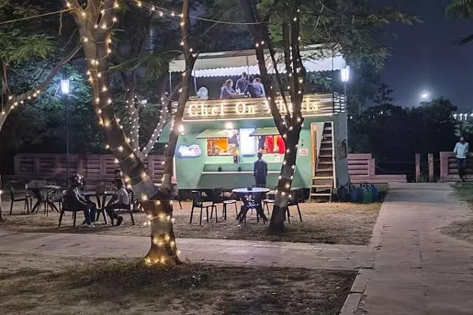 Lucknow Famous Food Truck