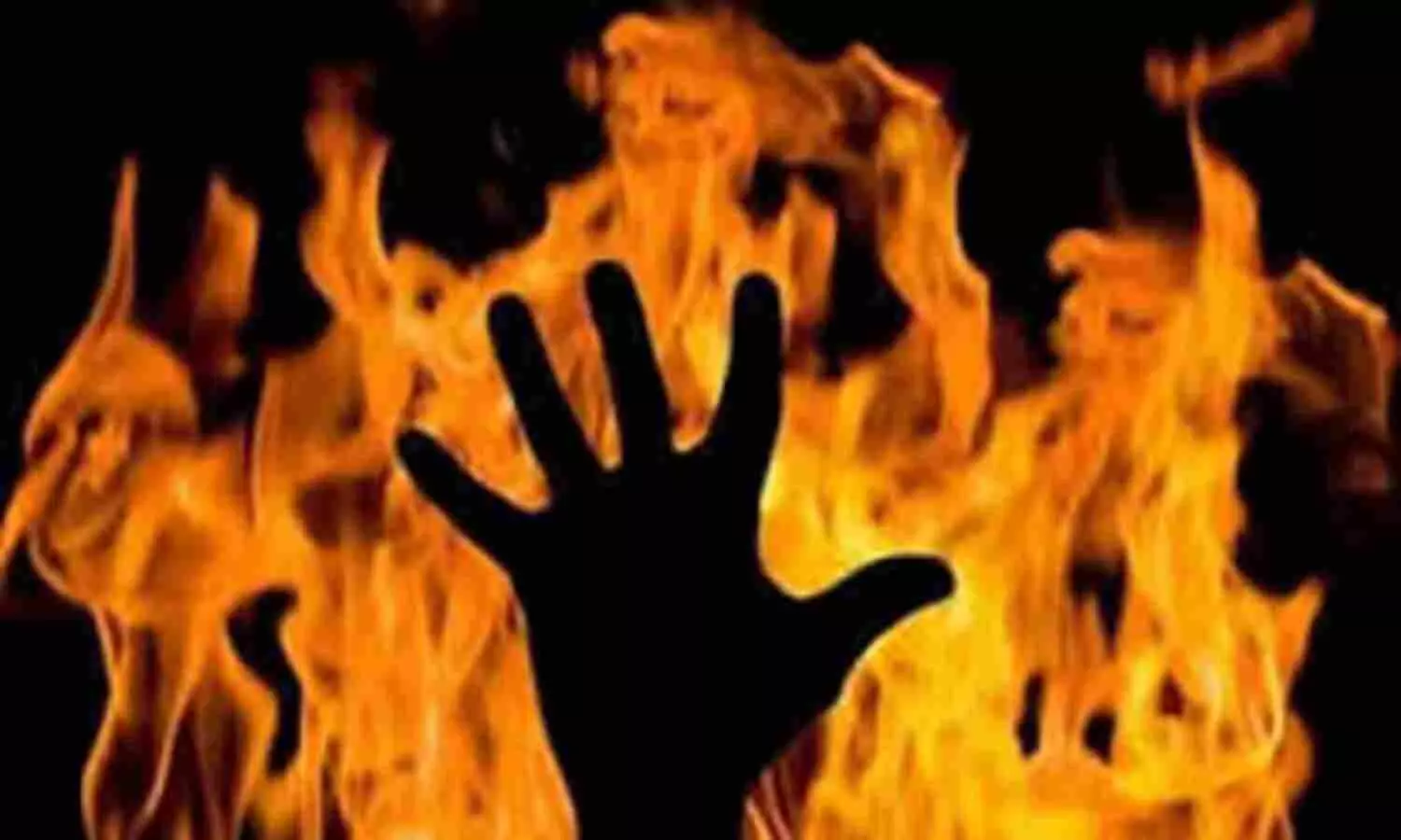 Ghaziabad News: छात्र ने पेट्रोल डालकर खुद को लगाई आग, परीक्षा के दबाव में आत्महत्या की कोशिश
